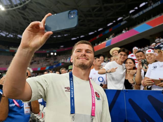 NICE, FRANCE - SEPTEMBER 17: Owen Farrell poses for a photo with fans of England prior to the Rugby World Cup France 2023 match between England and Japan at Stade de Nice on September 17, 2023 in Nice, France. (Photo by Dan Mullan/Getty Images)
