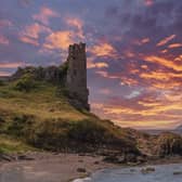 You will find Dunure Castle on the Scottish west coast in South Ayrshire, approximately five miles to the south of Ayr. The existing remains of the castle date back to the 15th and 16th centuries. In Scottish Gaelic the name is “Dùn Iùbhair” which means “Yew Hill”.