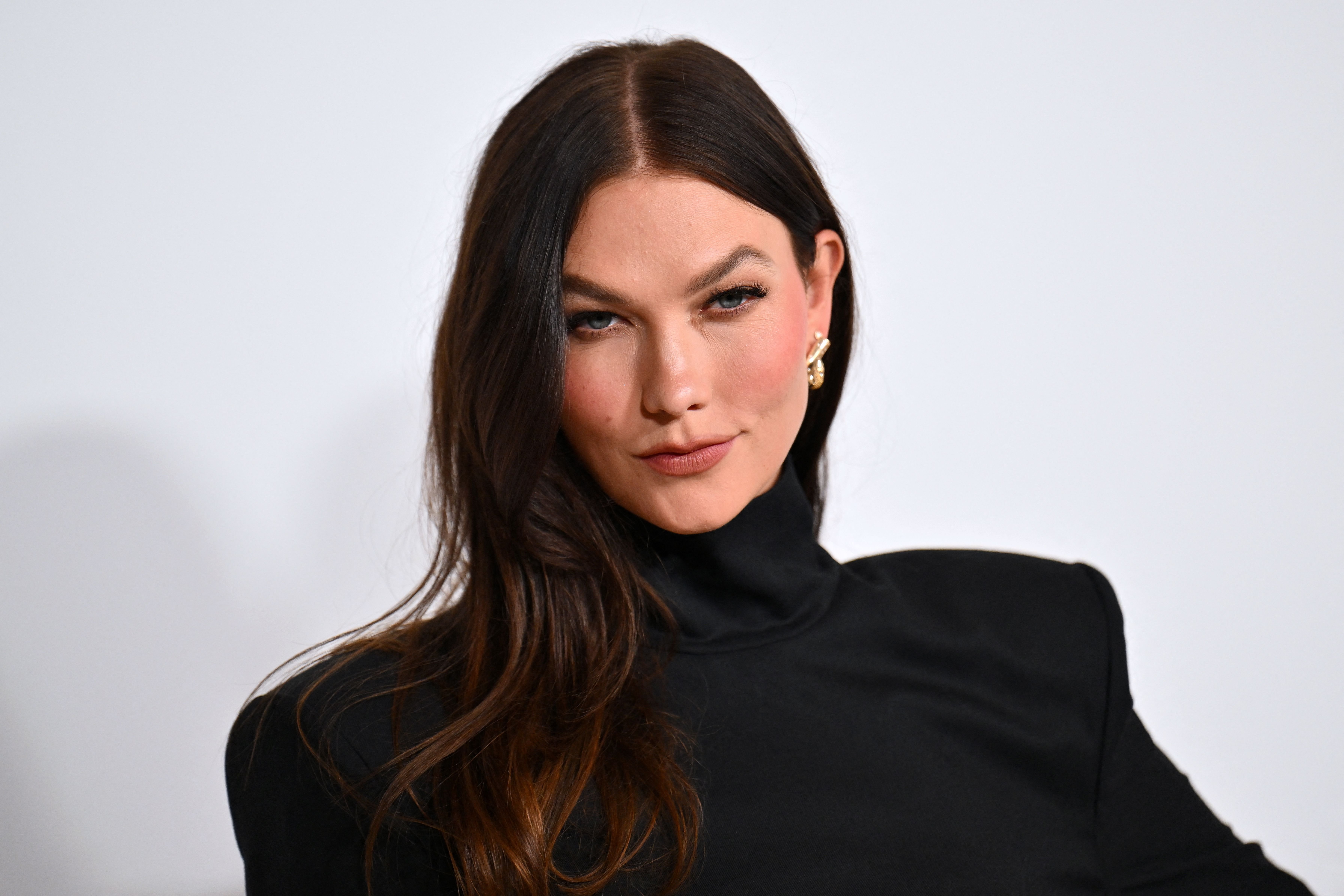Supermodel Karlie Kloss buys fashion magazine i-D