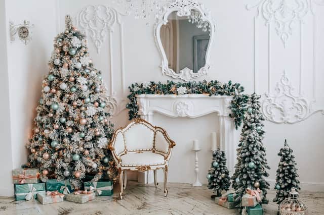 How the celebrities decorate their homes at Christmas (Canva) 