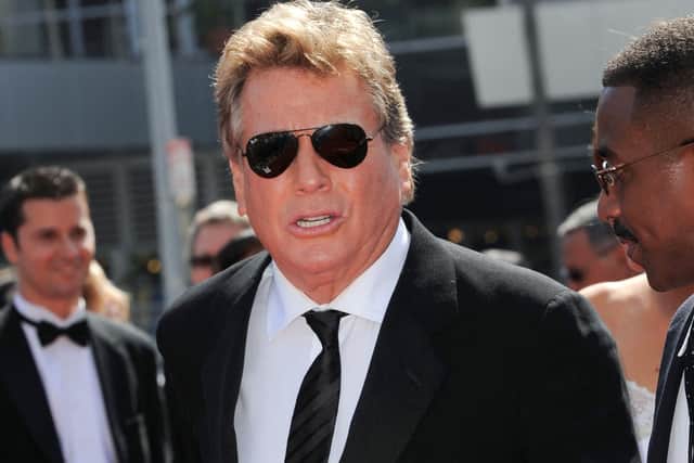 Ryan O’Neal, best known for playing Oliver in the romantic 1971 film Love Story, has died “peacefully” at the age of 82