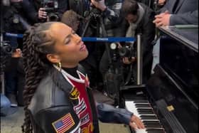 Alicia Keys surprises fans at St Pancras International station