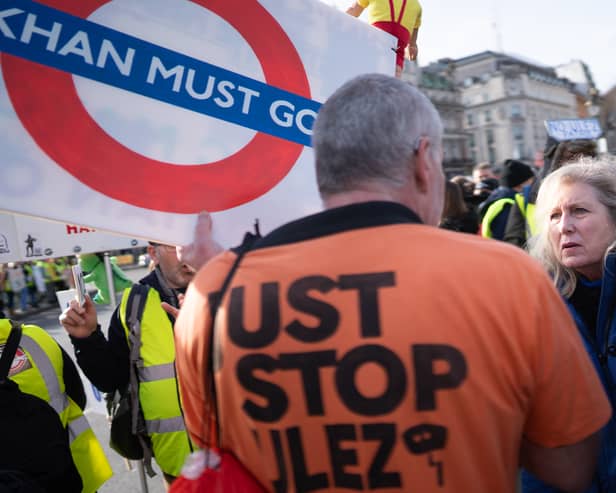 "Honk if you hate ULEZ" protesters gathered in Trafalgar Square. (Picture: Stefan Rousseau/PA Wire)