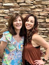 Molly Bell Deaton with her mother Patti Bell in 2019. (Picture: Molly Bell Deaton / SWNS)