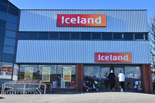 Iceland has recalled Iceland 4 Creamy Chicken Pies due to undeclared sulphites