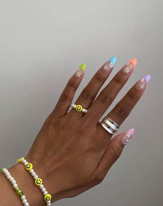Psychedelic Pastels nail trend. Photo by Pinterest.