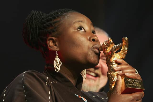 Actress and singer Pauline Malefane of South Africa poses with the "Golden Bear" for "U-Carmen e-Khayelitsha" at the award ceremony during the 55th annual Berlinale International Film Festival on February 19, 2005 in Berlin, Germany. (Photo by Pascal Le Segretain/Getty Images) 