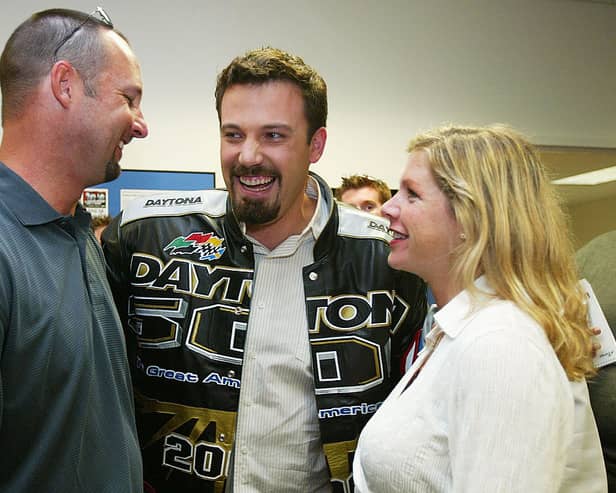 Stacy Wakefield dies months after Baseball husband star Tim Wakefield passed away   Actor Ben Affleck (C) with pitcher Tim Wakefield of the Boston Red Sox and wife Stacy prior to the Daytona 500 on February 15, 2004 at Daytona International Speedway in Daytona Beach, Florida.  (Photo by Jamie Squire/Getty Images) 
