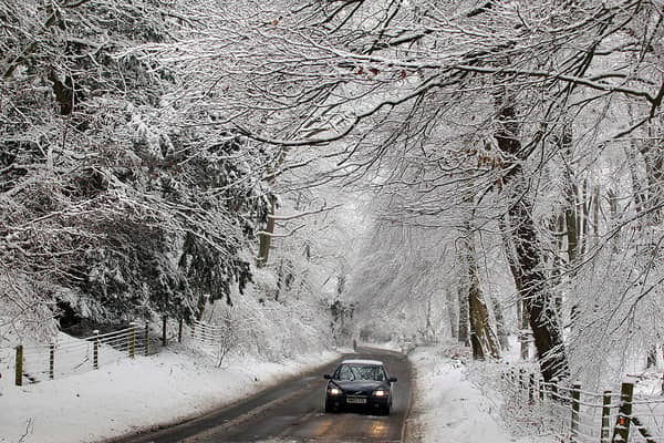 The sudden snow dump is causing a few problems on the roads (Photo: Matt Cardy/Getty Images)