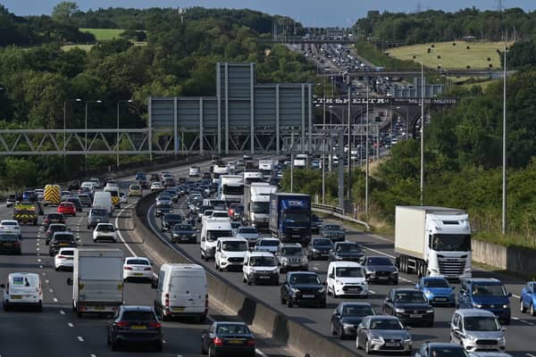 The M25 will be shut until Monday morning sparking a weekend of travel chaos for drivers with major disruption expected on diversion route. (Photo: AFP via Getty Images)