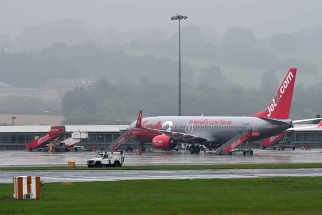 "Vaping" and "wasted" passenger on Jet2 flight from Edinburgh to Tenerife kicked off plane in Madeira after "stumbling down aisle" and "threatening" staff. (Photo: AFP via Getty Images)