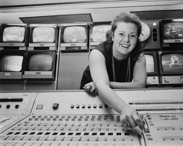 Diana Edwards-Jones, who was ITN’s first News at Ten Editor, has died at the age of 91. Diana Edwards-Jones stands behind a television mixing console in the control room at Independent Television News (ITN) in London on 6th February 1971