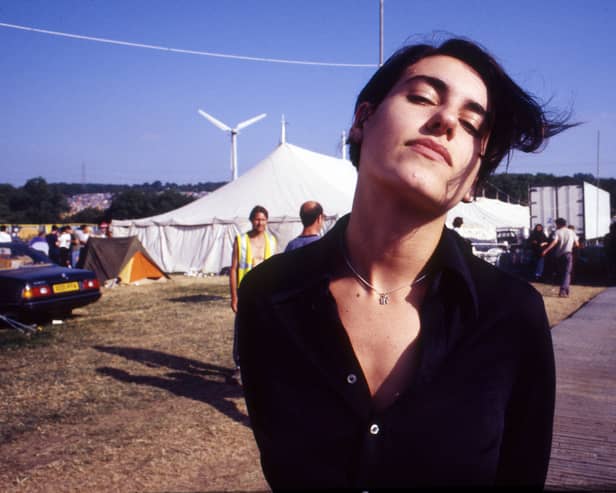 Justine Frischmann , lead singer of Elastica, Glastonbury Festival , United Kingdom, 1998. Newer fans of Blur, who perform tonight at Coachella 2024 once again, have asked who the singer-turned-artist is and her relationship to the group's lead singer, Damon Albarn (Credit: Getty Images)