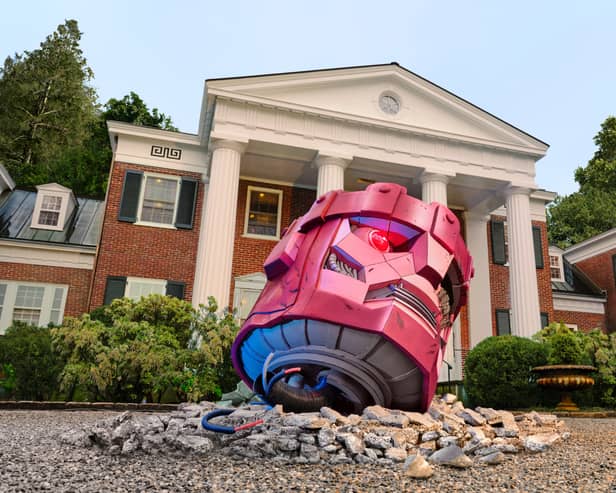 If you are a fan of X-Men, you have the opportunity to stay in a a 2D animated re-creation of Marvel Animation’s X-Mansion in Westchester, New York. 