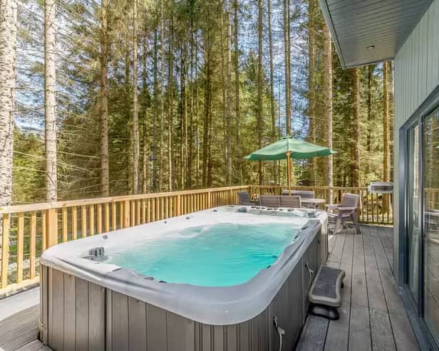 Last-minute holidays for the May half term are still available to book - including lodges with hot tubs and holiday park stays. (Photo: Hoseasons)