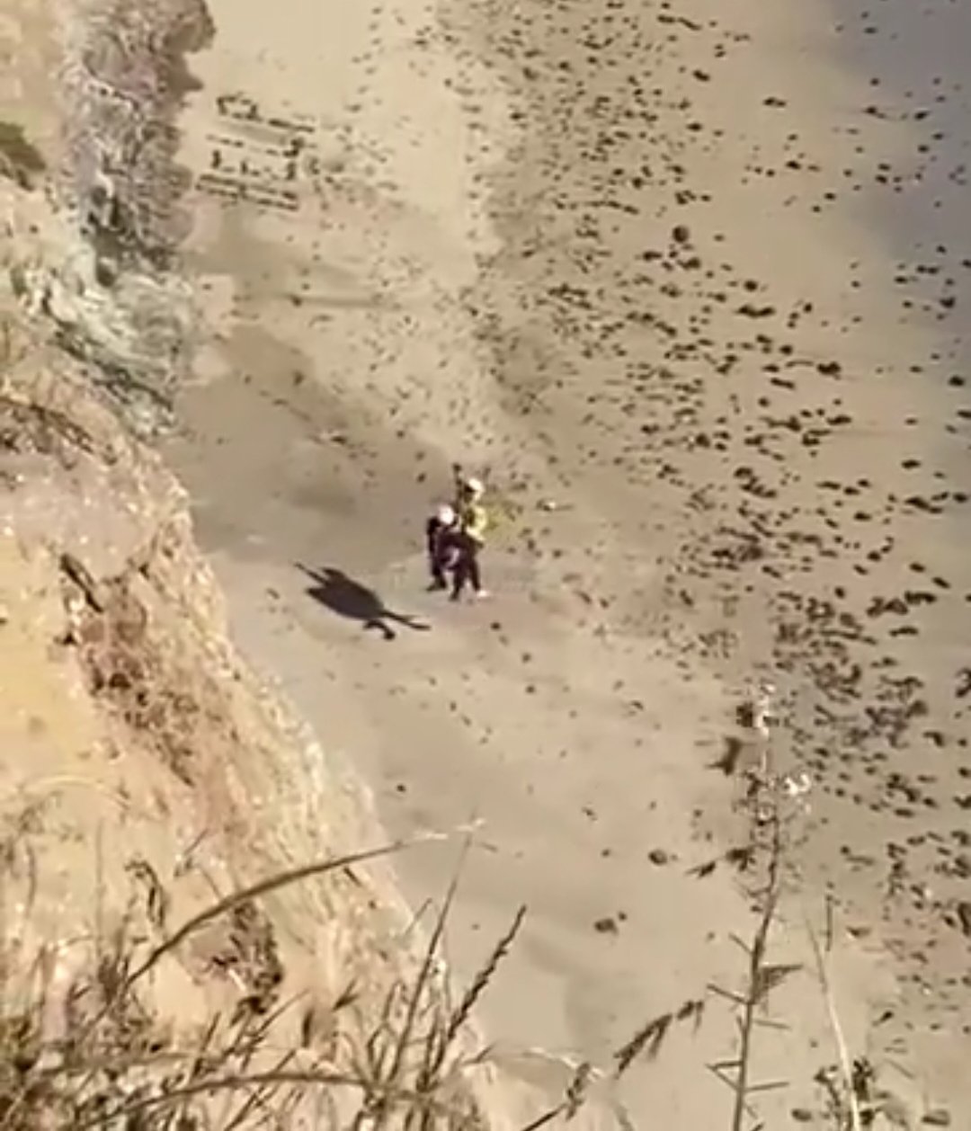 Surfer rescued from beach by helicopter after spelling “Help” on the ...