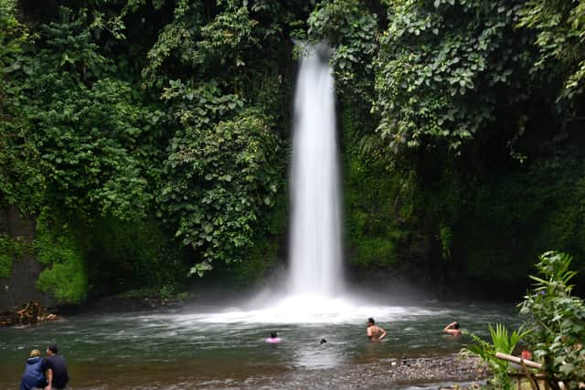 Bali Indonesia: Tourist plunges to death from waterfall while taking ...