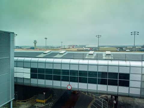 Thick fog continues to disrupt flights at Gatwick Airport; can you ...
