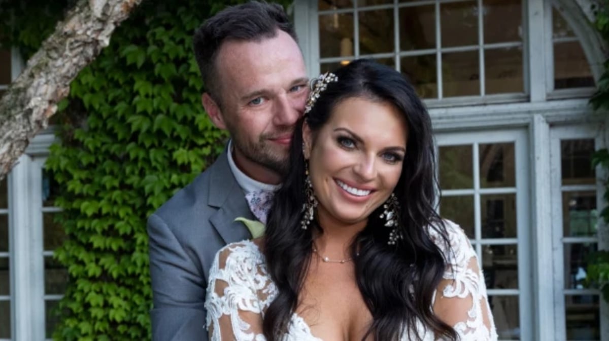 Danielle love is blind wedding | Beachweddingtips.com