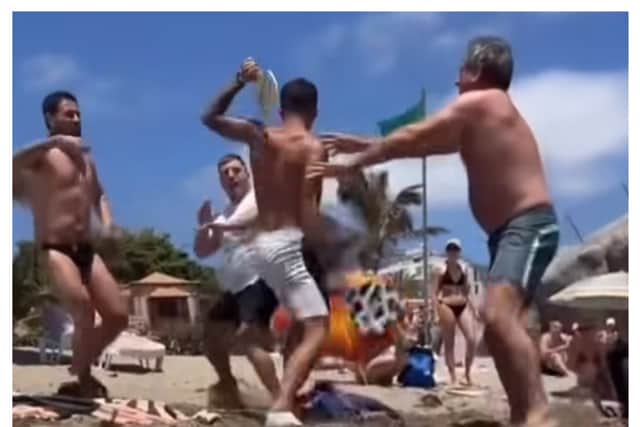 Footage has emerged showing a fight breaking out on one of Tenerife’s most popular beaches in the south of the island. (Photo: Instagram/@cosa_famosa)