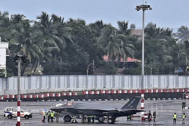 Thiruvananthapuram Airport: British F-35B fighter jet stuck in Kerala ...