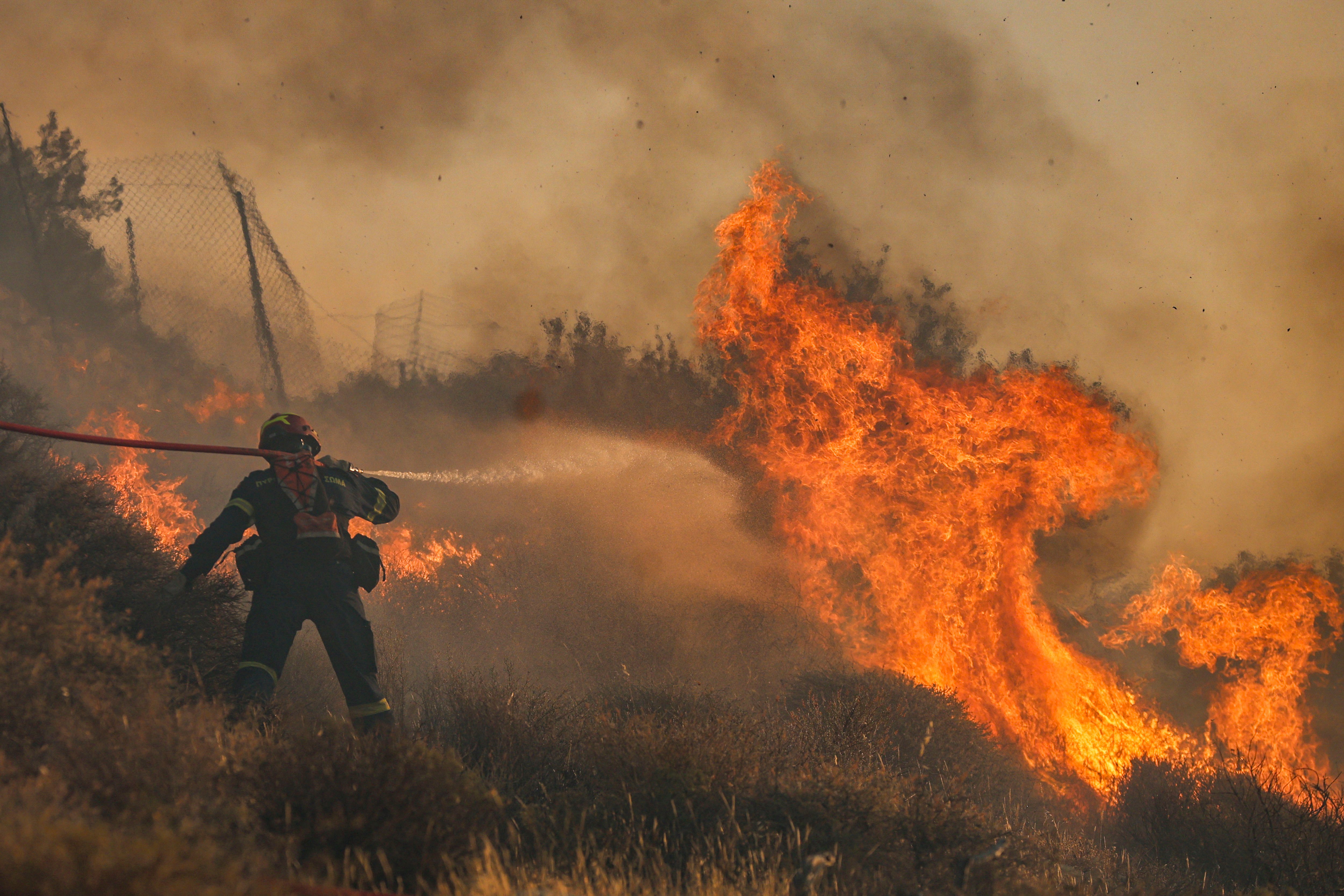 Where are the wildfires in Crete? Travel advice to holidaymakers - is ...