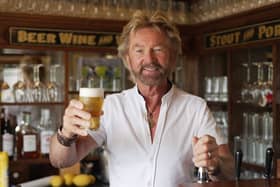 Noel Edmonds' Kiwi Adventure followed the television veteran and his wife Liz as they let the cameras follow their new life in New Zealand. 