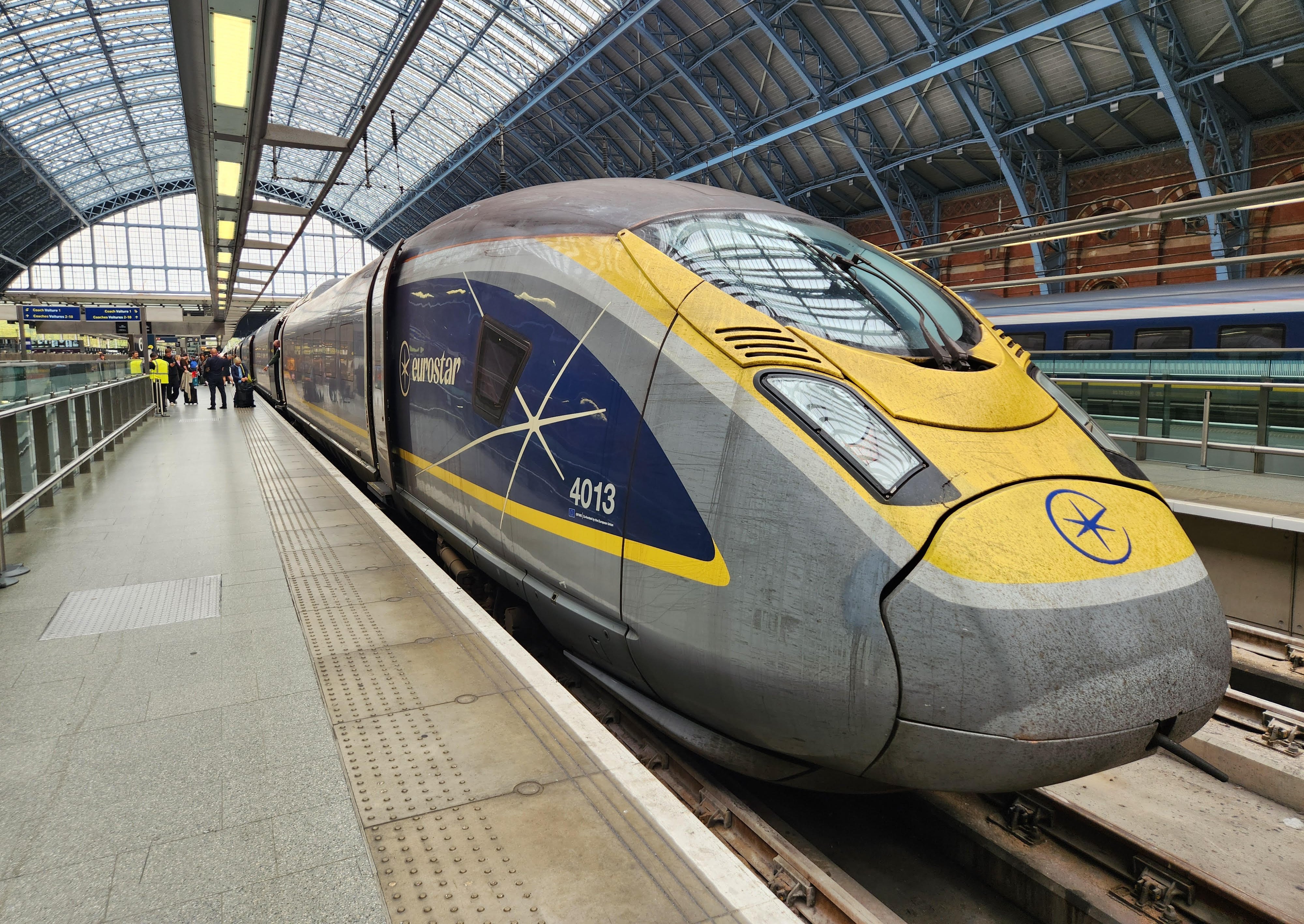 Eurostar workers to vote on strikes as action 'cannot be ruled out'