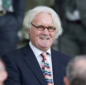 Martin Compston has lauded Sir Billy Connolly for dealing with Parkinson's "incredibly bravely"