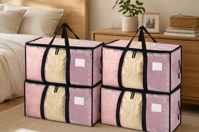 The Dntorx storage bags are designed for organising clothes, bedding and household items.