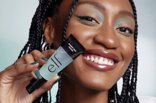 The e.l.f. Power Grip Duo. which includes Power Grip Primer alongside the Power Grip Dewy Setting Spray, is currently available with 20% off.