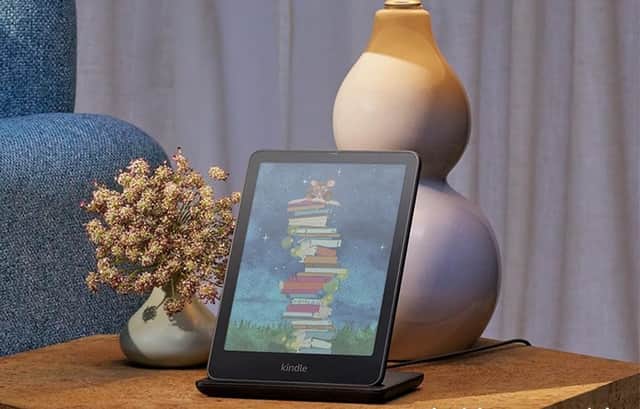 Kindle Colorsoft Signature Edition can be charged wirelessly, but you will need to purchase an extra gadget.