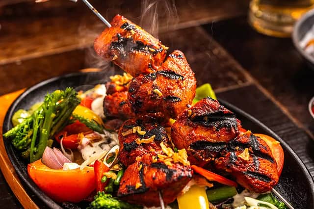 Whether it's a casual midweek meal, a catch-up with friends, or a family outing at the weekend, Sizzling Pubs is serving up the goods for cheaper with this Groupon offer
