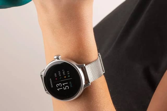 The Sekonda Connect Smart Watch has a range of everyday smartwatch features and combines fitness tools with the option of a stainless steel mesh bracelet.