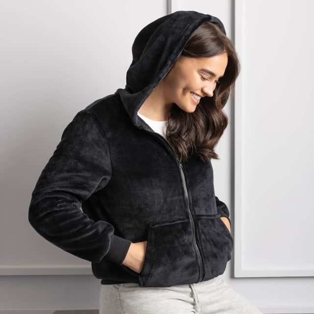 The Heat Holders Soul Warming Lounge Hoodie is a cosy layer designed to add extra warmth on chilly days and evenings.