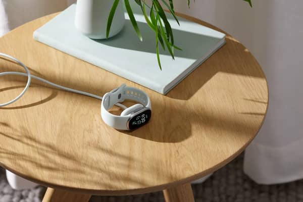 Google's new Fitbit Edge offers a completely different style to previous smart trackers