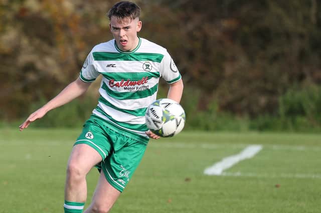 Harps midfielder Daire Smyth sends a ball over the top.GMF42003