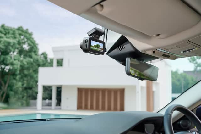 The standard 900 is the more compact dashcam, but still full of features