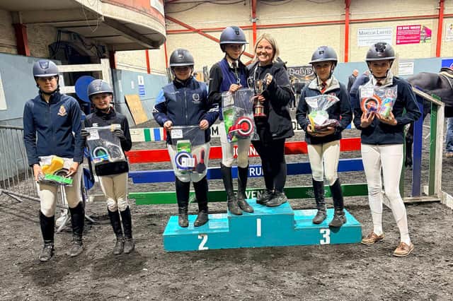 Open Individual winners with Samantha Thompson, Omagh High School. SU0244CD26