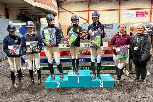 1mtr Open Individual winners with Samantha Thompson. SU0844CD26