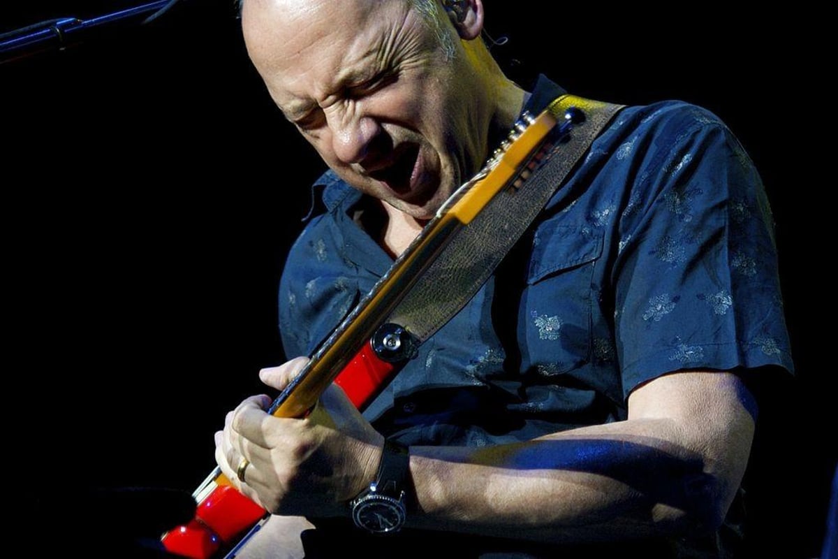 What is Mark Knopfler's opinion on Pink Floyd's David Gilmour