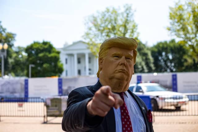 Trump impersonator outside the Whitehouse in 2019