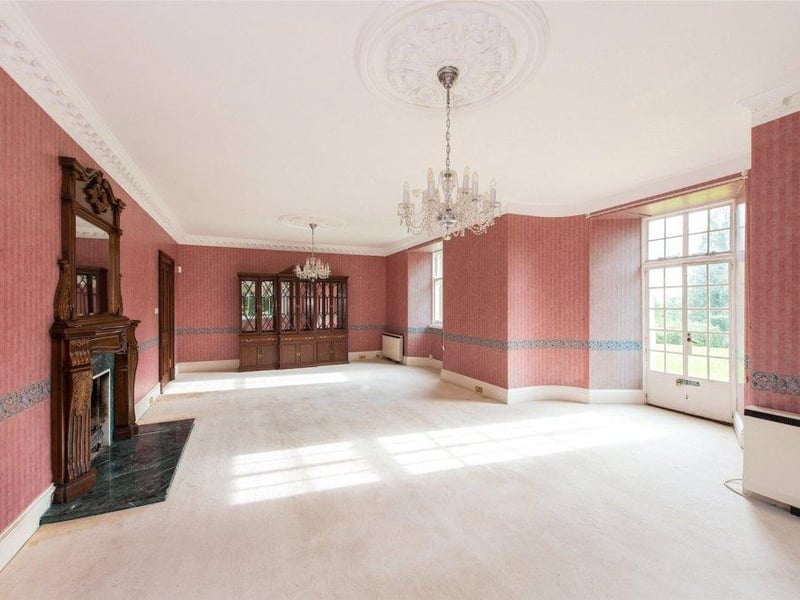 Dining room.