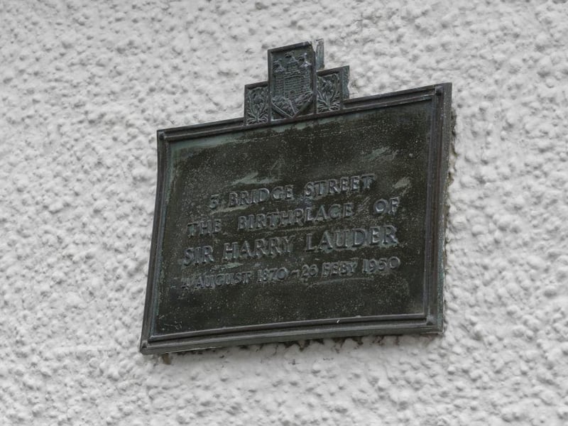 Plaque commemorating Sir Harry Lauder.