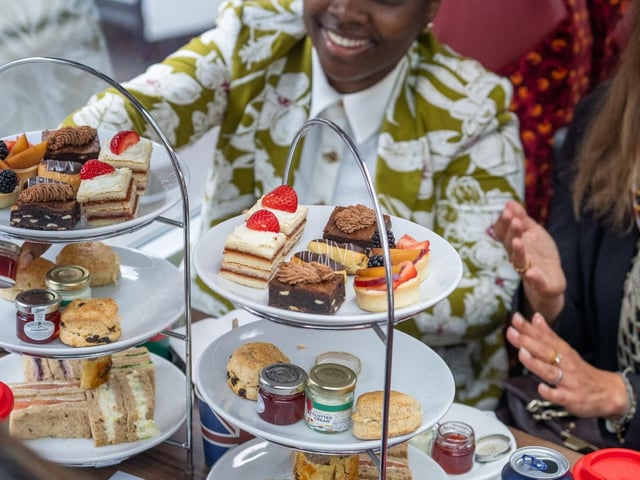 Evan Evans x PG Tips NEW Afternoon Tea Sightseeing Bus Experience