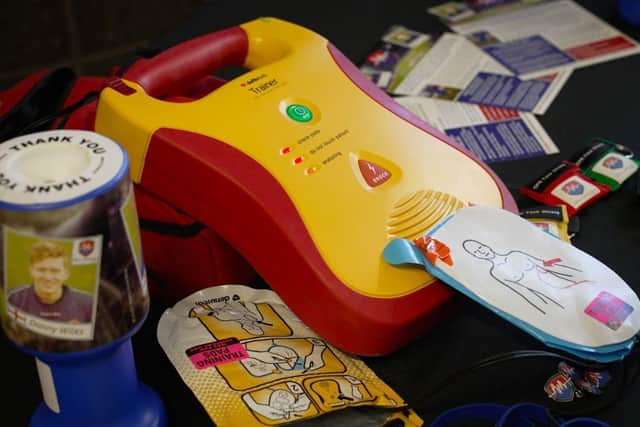Defibrillator