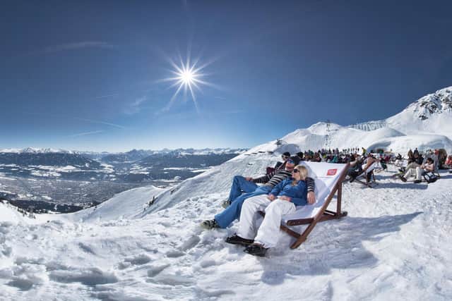 The ultimate relaxation: perched high above Innsbruck, the sunny Seegrube is the perfect place to replenish your vitamin D in wintertime.