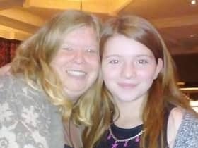 Ellie Jacobs (right) with her late mother Sarah Jacobs who was killed in a car crash (Photo: Thames Valley Police)