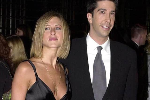 Aniston and Schwimmer pictured in 2001 (Photo: LUCY NICHOLSON/AFP via Getty Images)