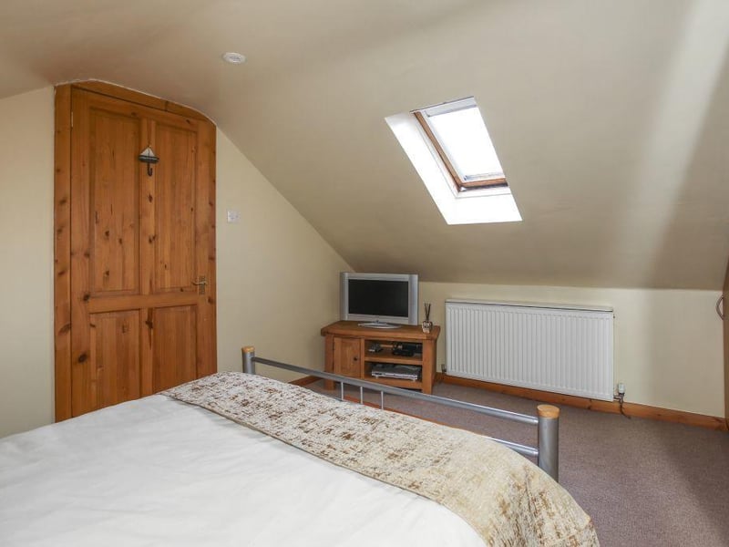 Bedroom 2 (upper level).